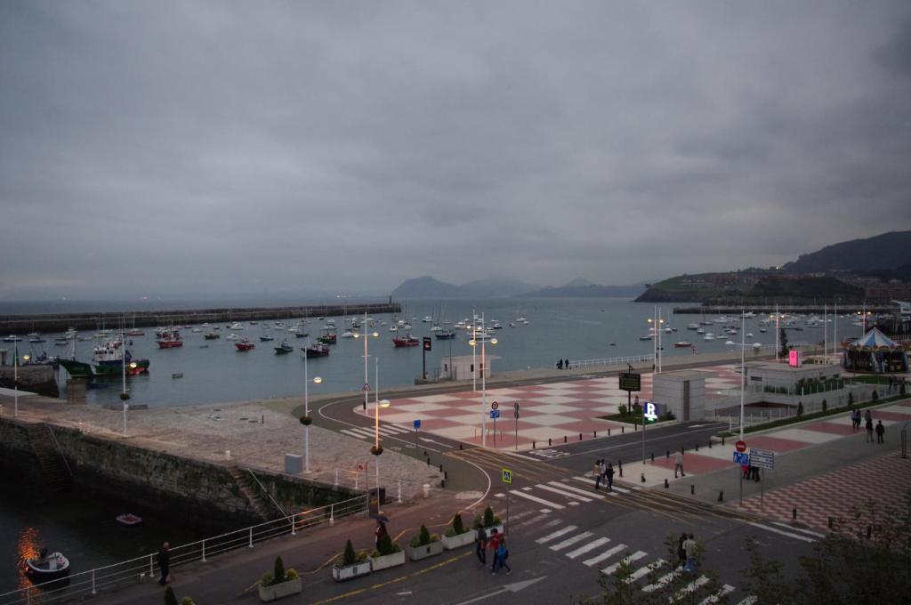 Pension "La Marina" Castro Urdiales Εξωτερικό φωτογραφία