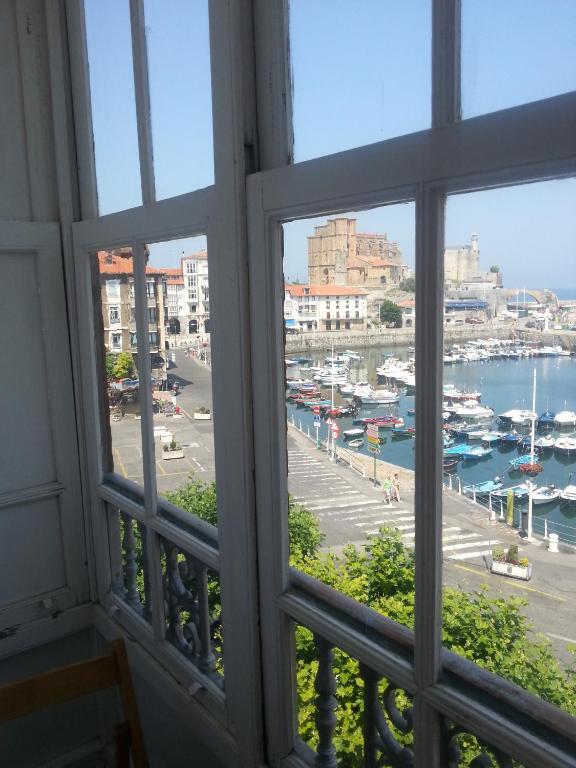 Pension "La Marina" Castro Urdiales Εξωτερικό φωτογραφία