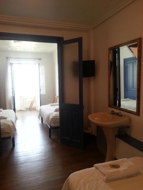 Pension "La Marina" Castro Urdiales Εξωτερικό φωτογραφία