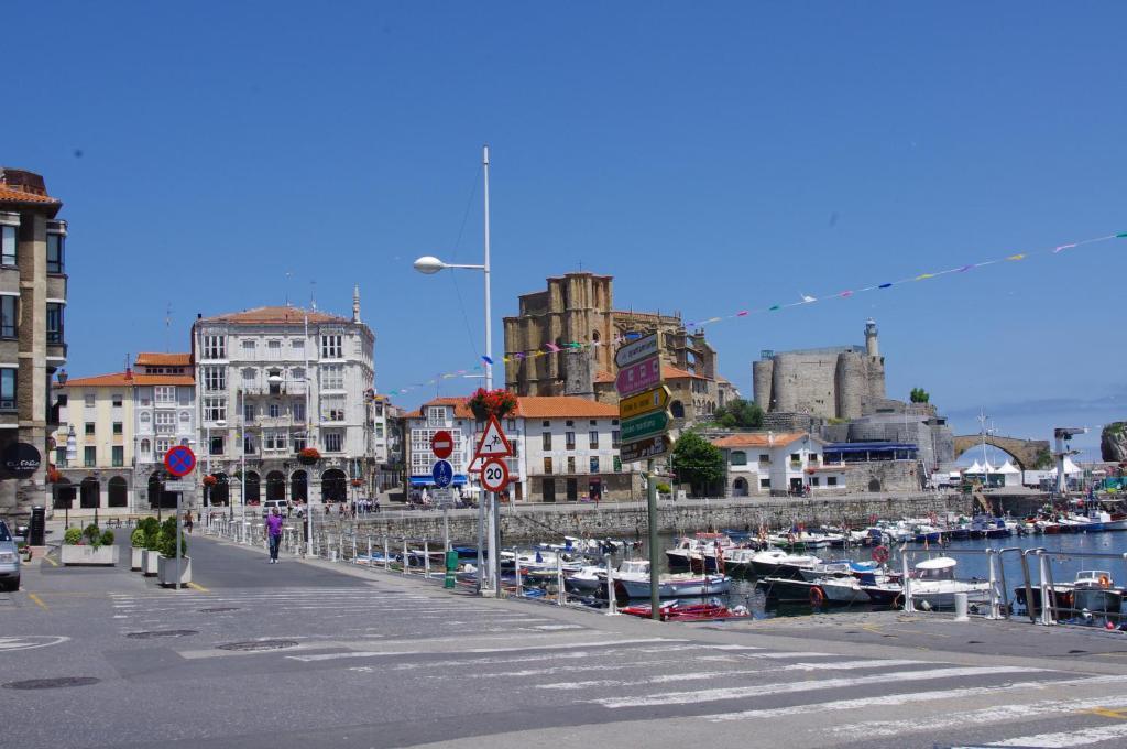 Pension "La Marina" Castro Urdiales Εξωτερικό φωτογραφία
